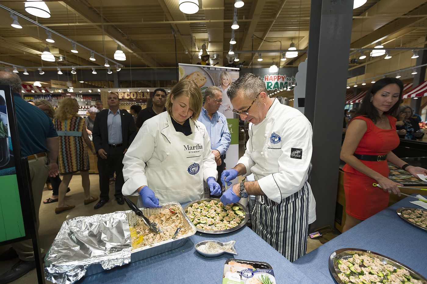 Martha Stewart Opens New Stew Leonard's Grocery Store in Paramus, NJ