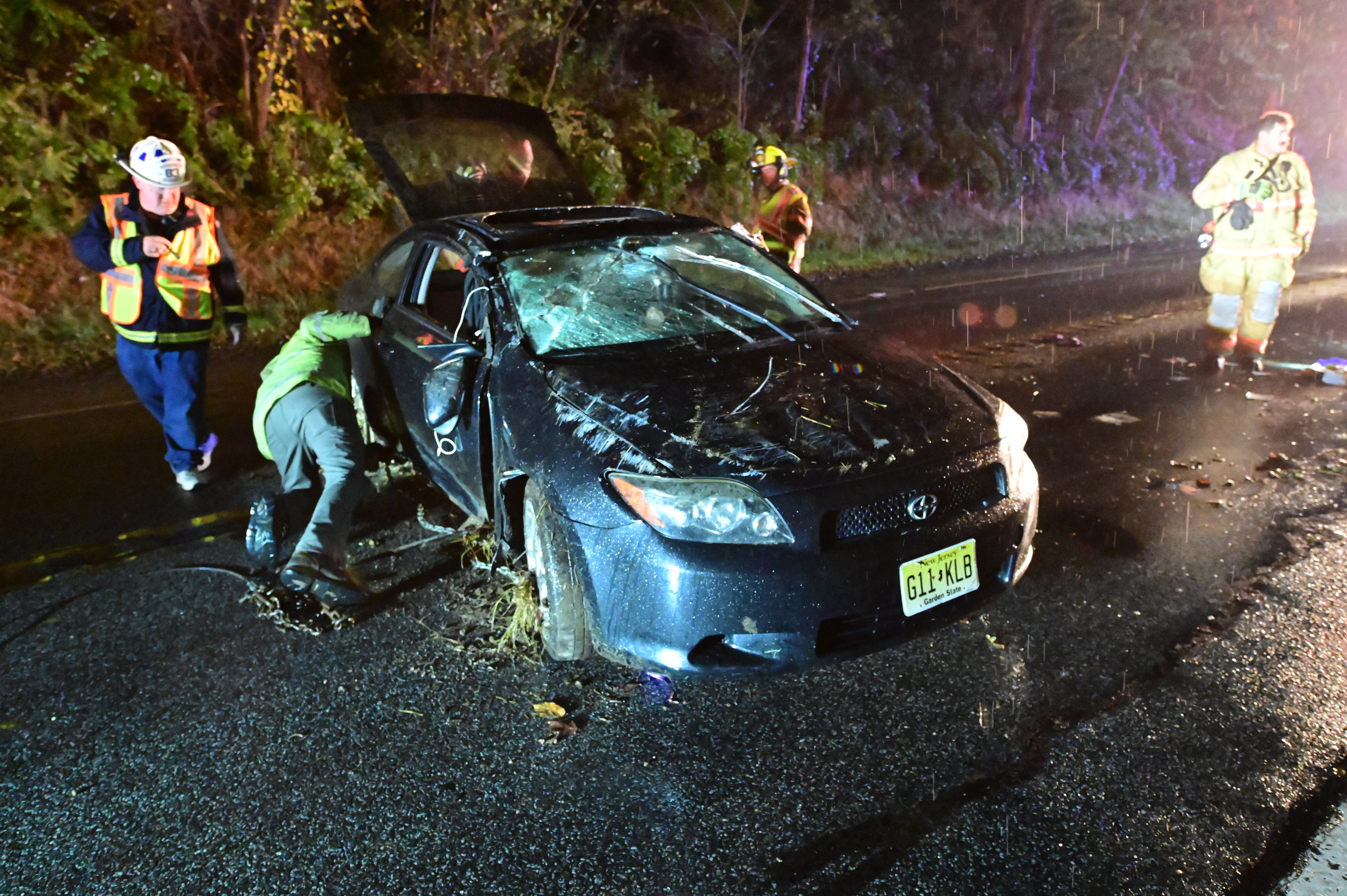 Driver injured in rollover crash that left car on its roof on Route 31 ...