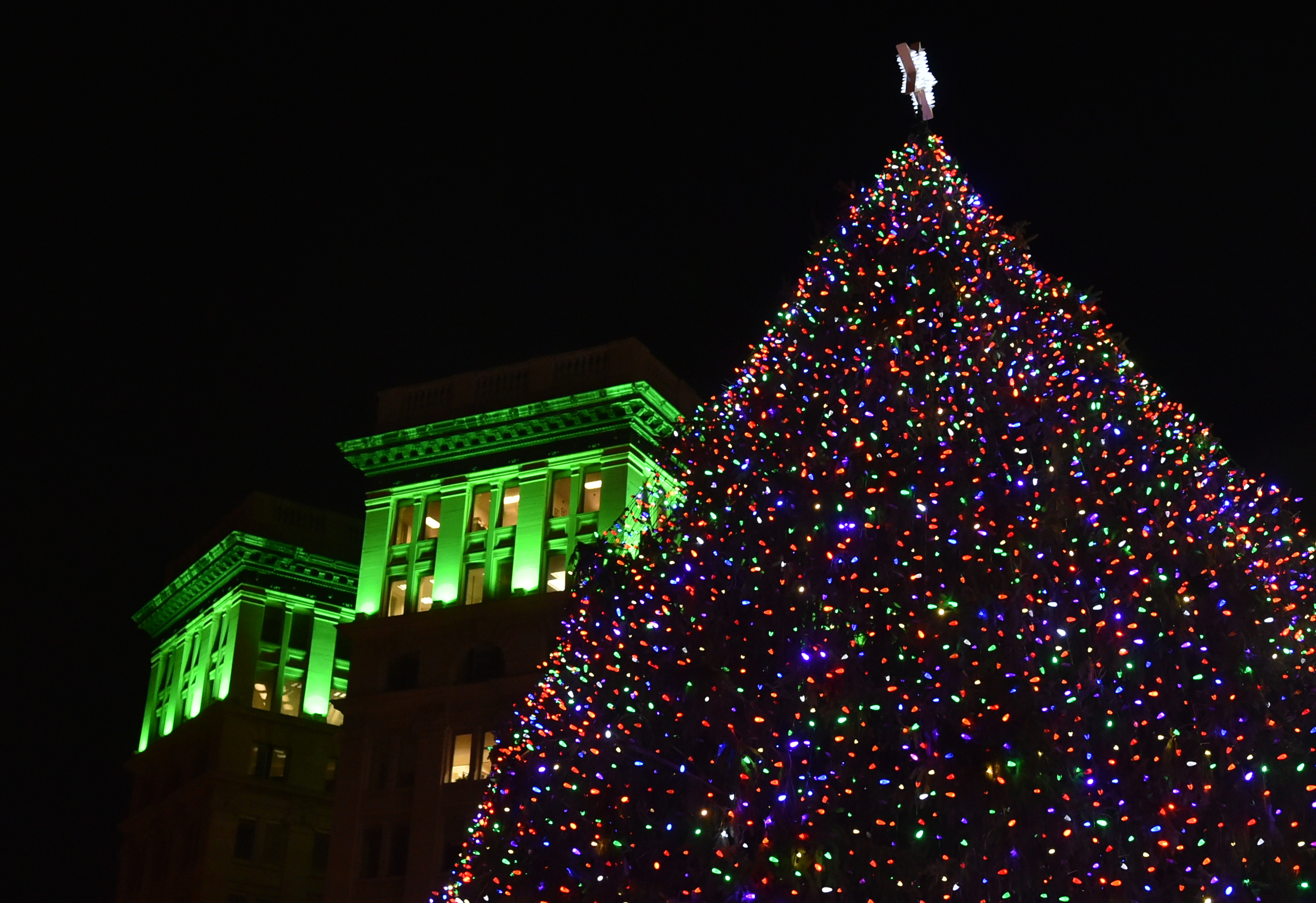Clinton Square Christmas Tree 2022 Syracuse To Replace Live Clinton Square Christmas Tree With 4-Story Fake  One - Syracuse.com